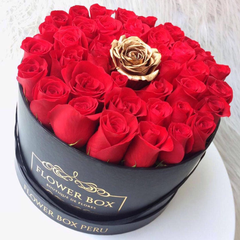Hat Premium Box 30 rosas + Gold Rose